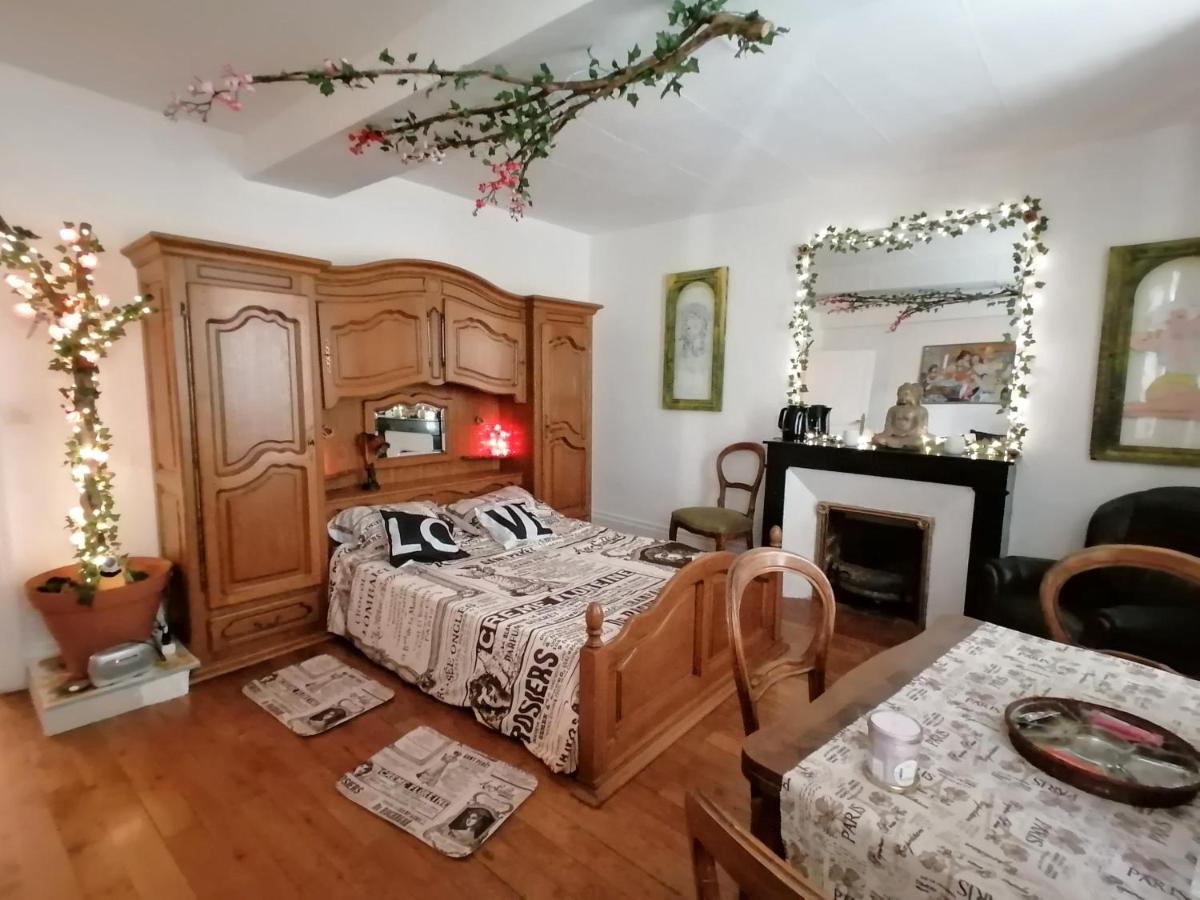 Chambres D Hotes Le Labyrinthe Du Peintre Bransat Eksteriør billede